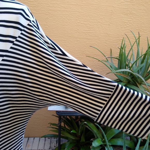 Geometric Design Top by WHBM - Picture 3 of 4